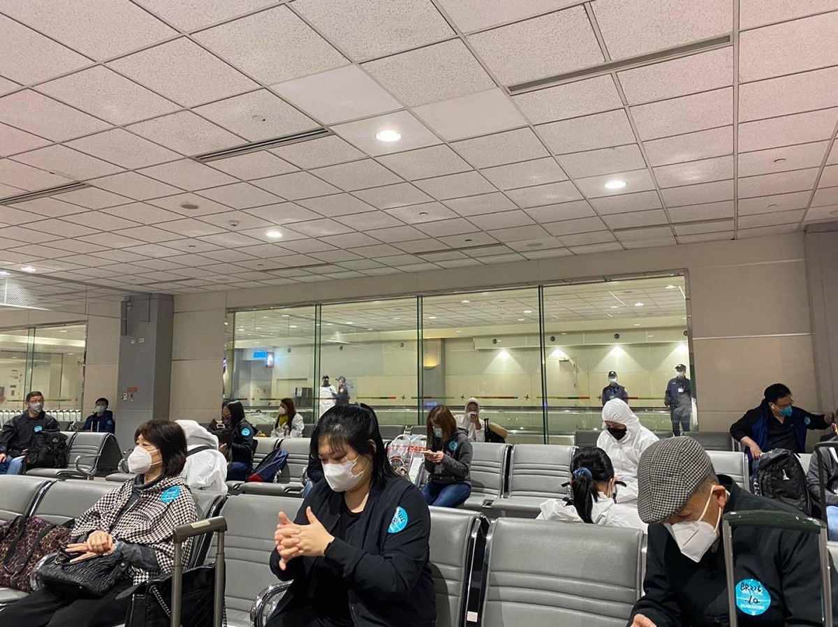 何如芸表示，她在機場出關時，深深感受到政府這一條龍式維持的不易與艱難。 圖：翻攝何如芸臉書
