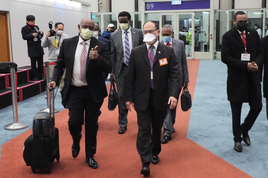 索馬利蘭外長瑞格薩8日搭機抵台，他表示很高興來到台灣。 圖：外交部提供
