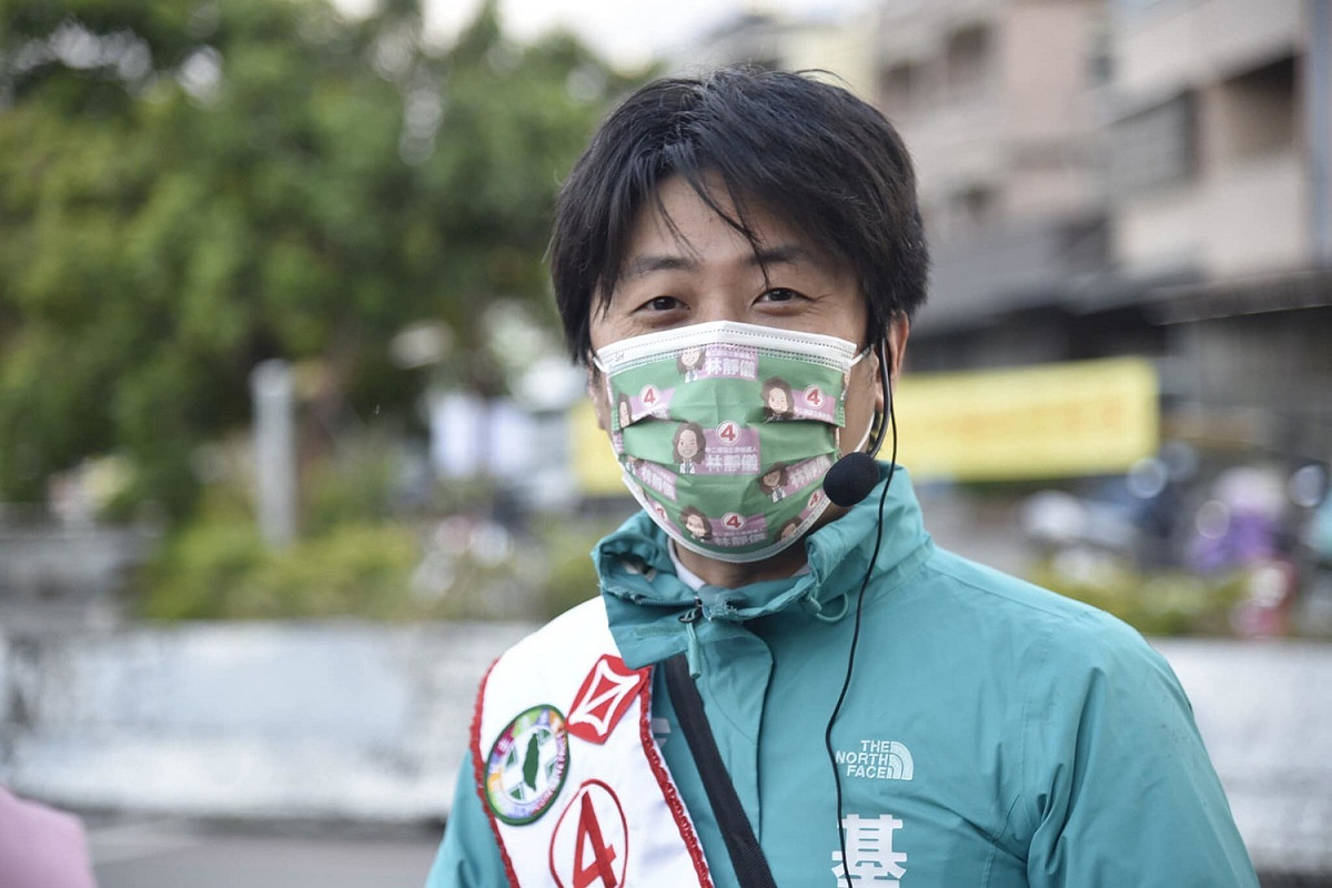 基隆市議員張之豪對於此次年底縣市長選舉，大膽預測，只要血統對了，意識形態對了，存在感比開水還淡的人選都有可能當選台北市長。 圖：翻攝自張之豪臉書