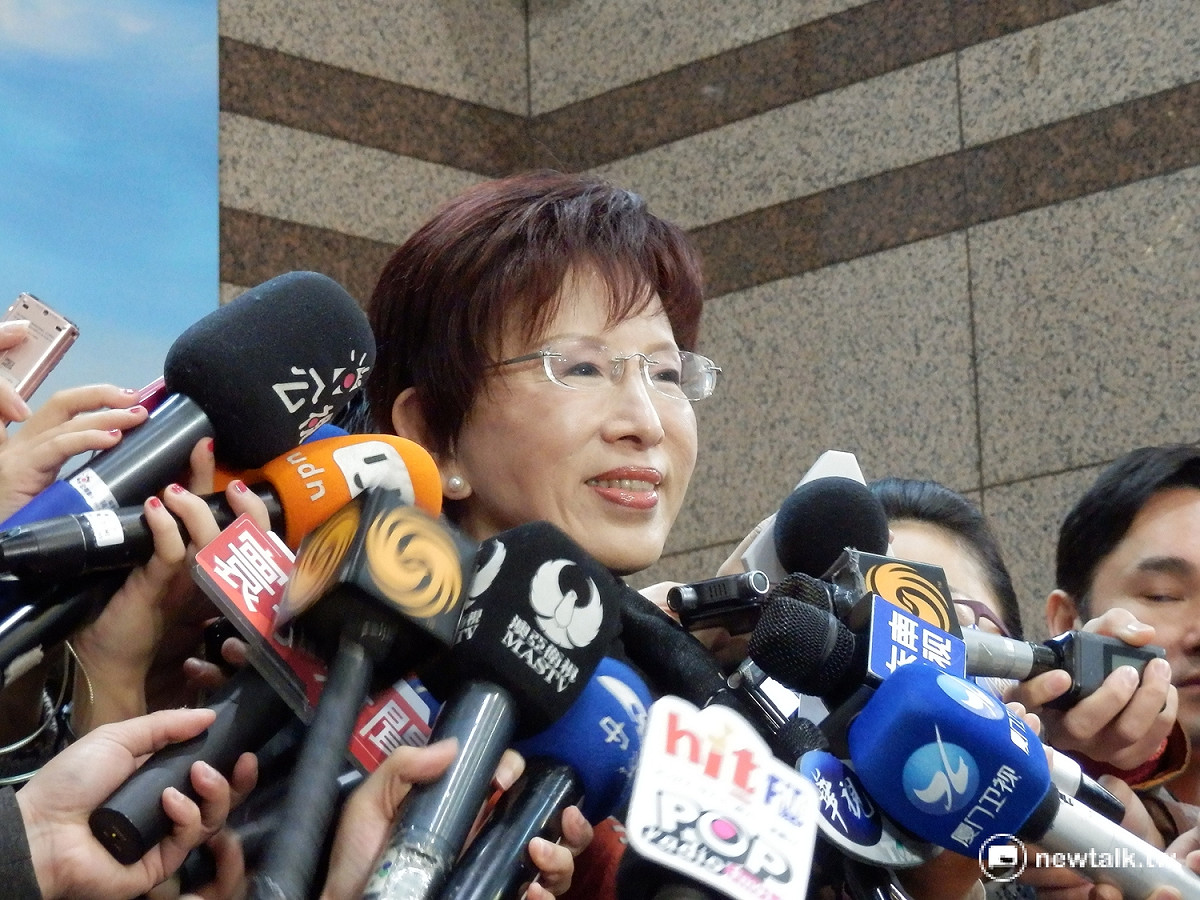 立法院副院長洪秀柱22日接受媒體聯訪。 圖：符芳碩/攝