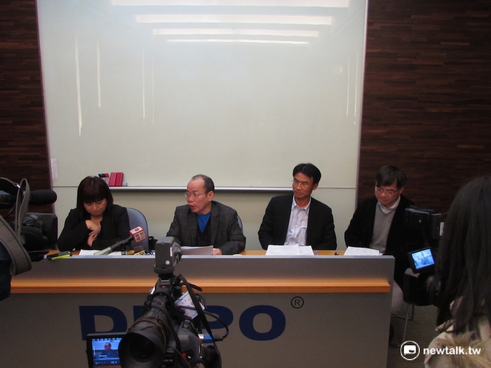 對於業者憂心傳產人力不足問題，蔡英文政策辦公室執行長張景森會後轉述，蔡英文趁機提出新的教育政策與勞動政策。 圖：邱珮文/攝