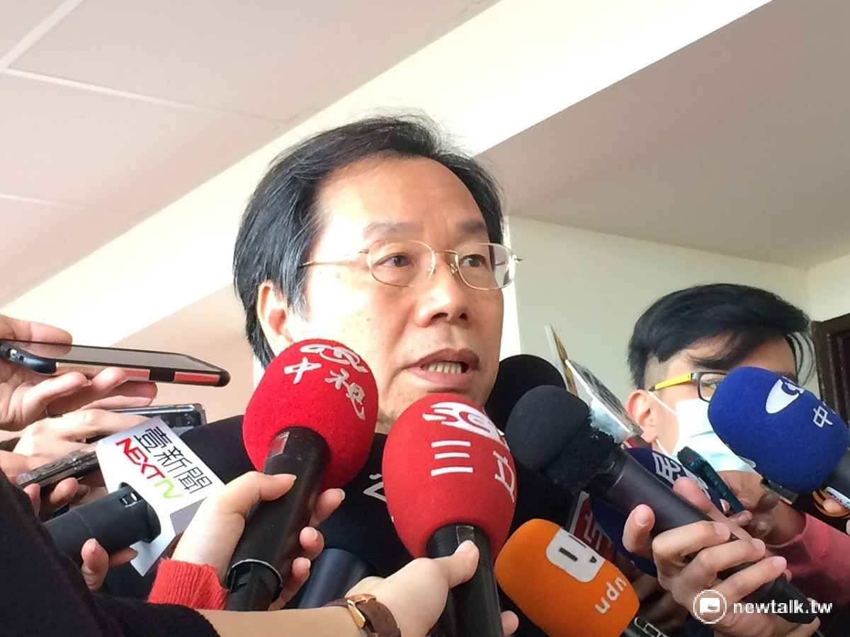 衛福部長蔣丙煌7日接受媒體聯訪。 圖：符芳碩/攝