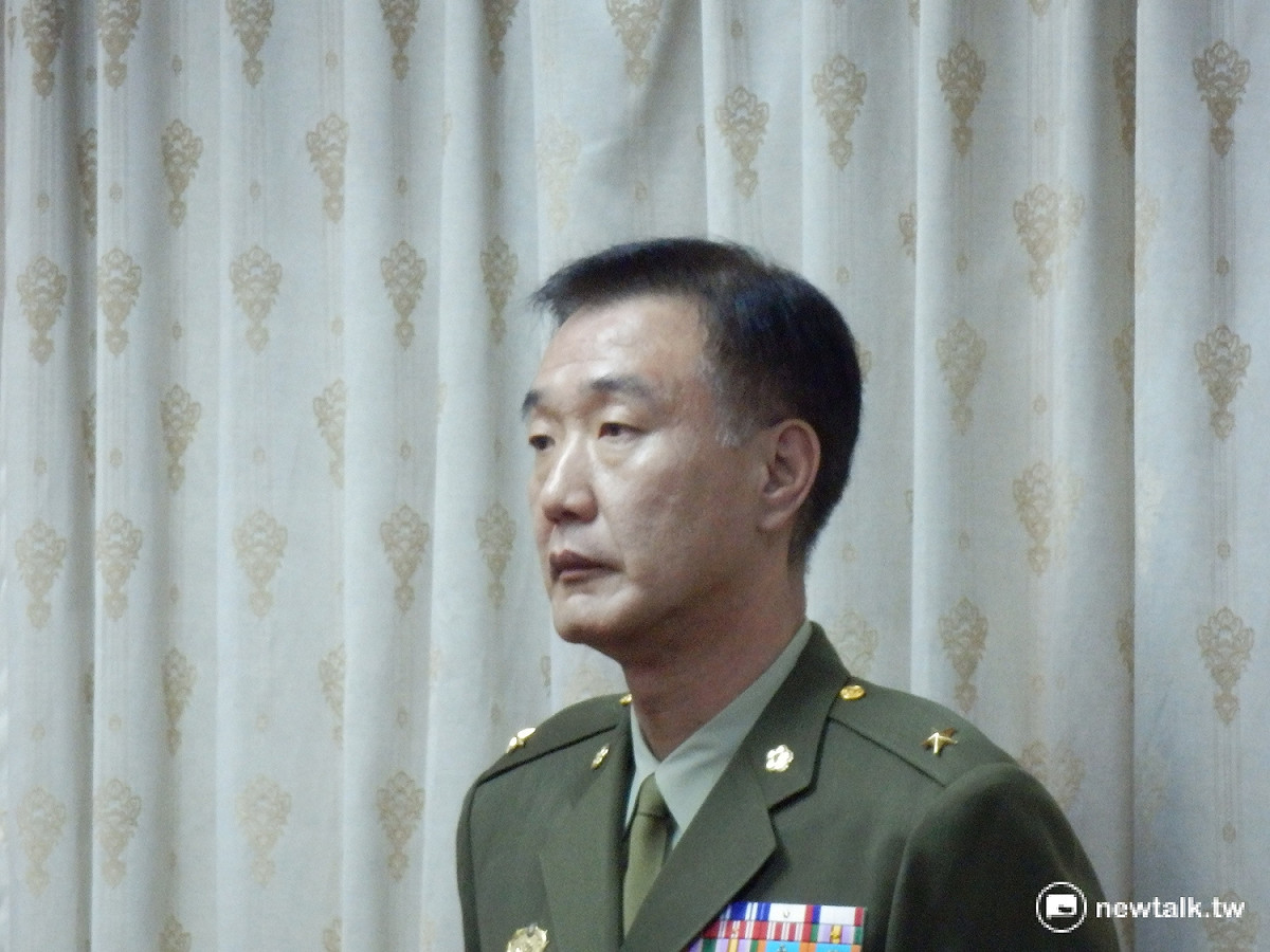憲兵司令部參謀長馮毅9日則說，是由「保防處的」通知憲兵隊行動。 圖：符芳碩/攝