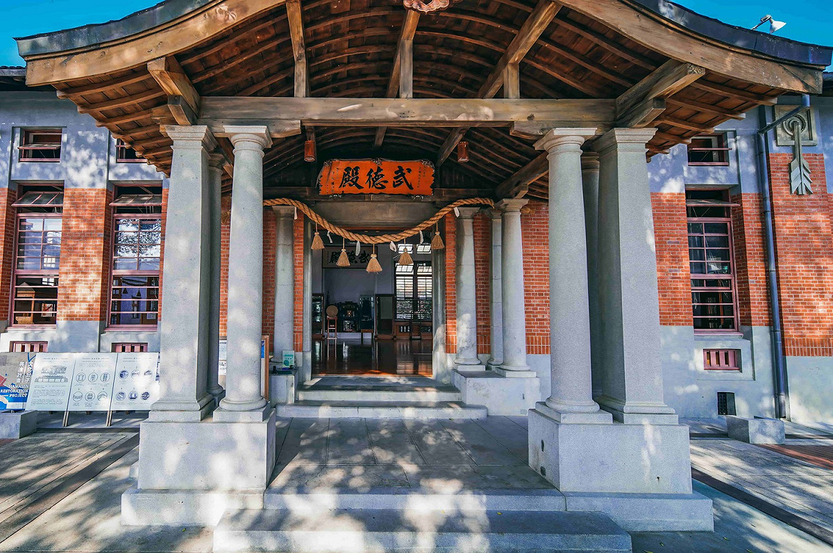 高雄武德殿是將近百年的古蹟。 圖：高雄市文化局提供