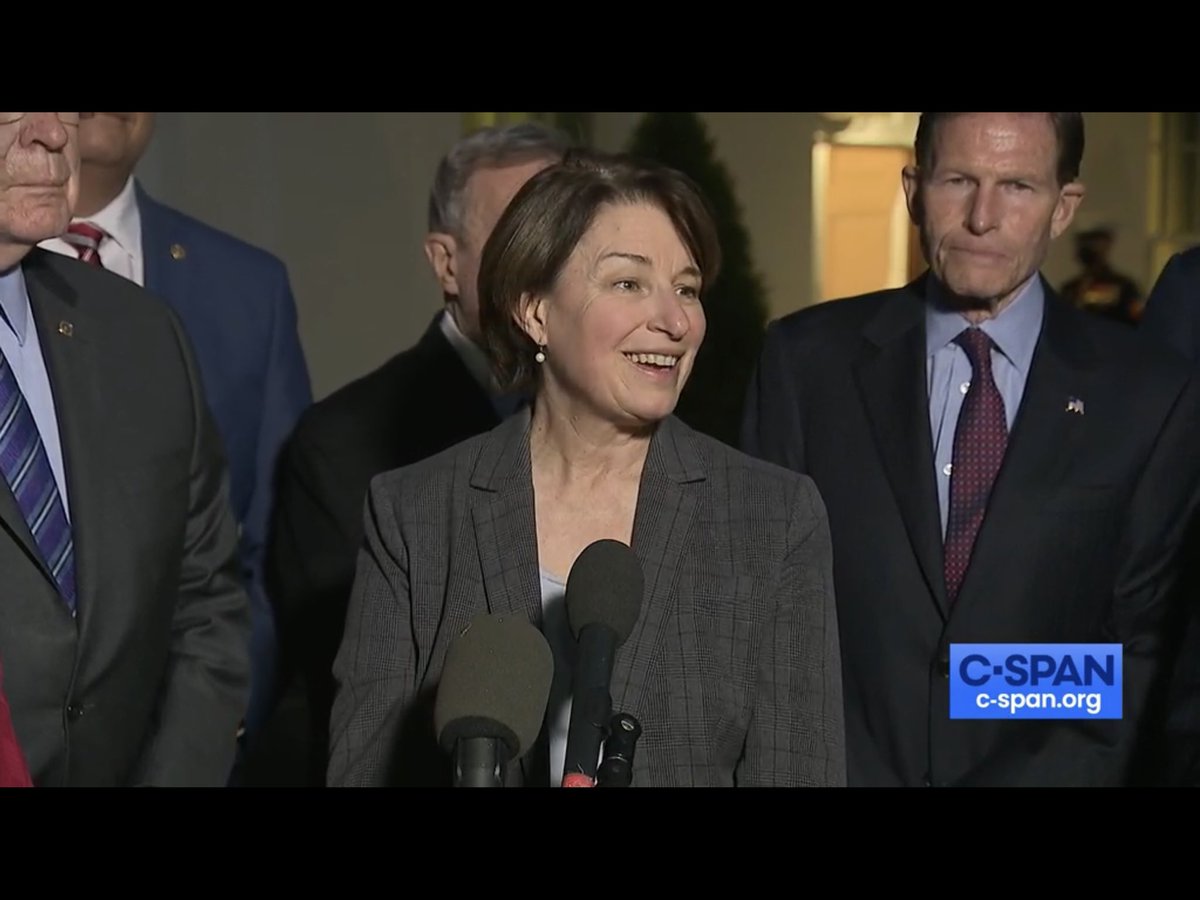 美國民主黨參議員Amy Klobuchar提出法案，減少社群媒體爭議內容影響社會。 圖：取自Amy Klobuchar官方推特