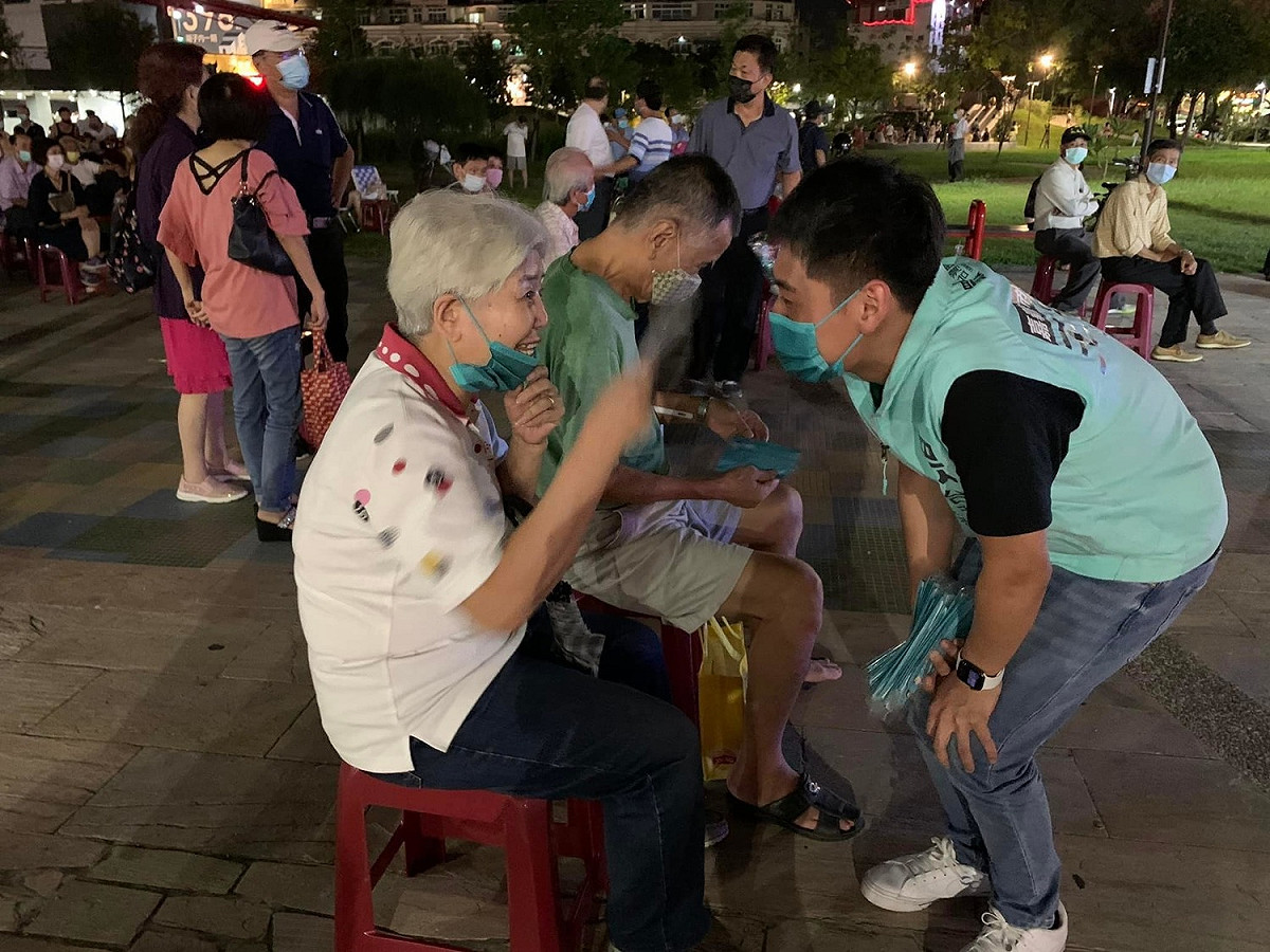 王冠鈞表示，因年少輕狂，犯下錯誤，已經洗心革面，將繼續為大家服務。 圖：取自王冠鈞臉書