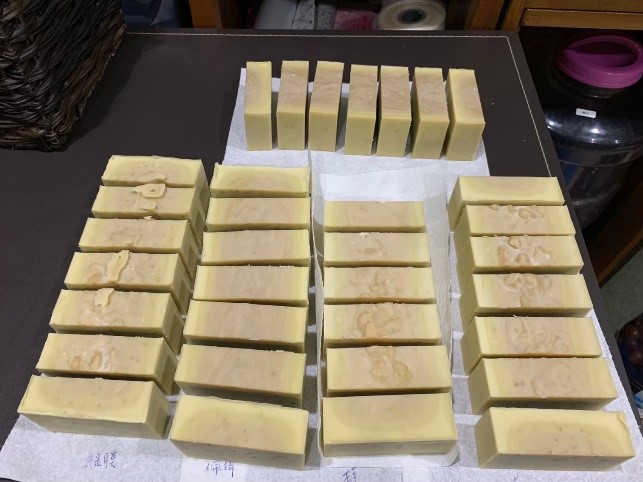 製作完成的手工寵物皂可供瑞芳動物之家使用。 圖：新北市動保處提供