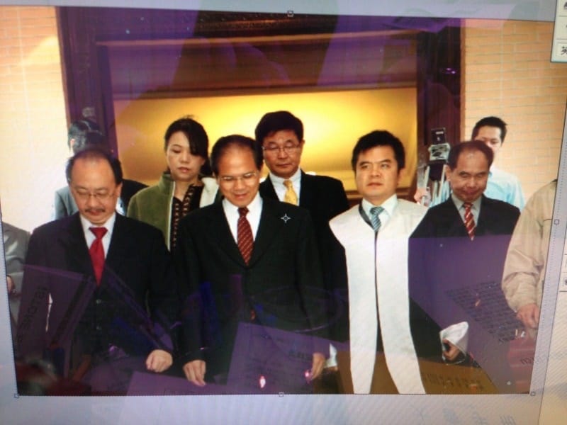 莊瑞雄說，他政治是慢慢啟蒙的；先是謝長廷的仰慕者，後來幫游錫堃等人打官司。 圖：莊瑞雄提供