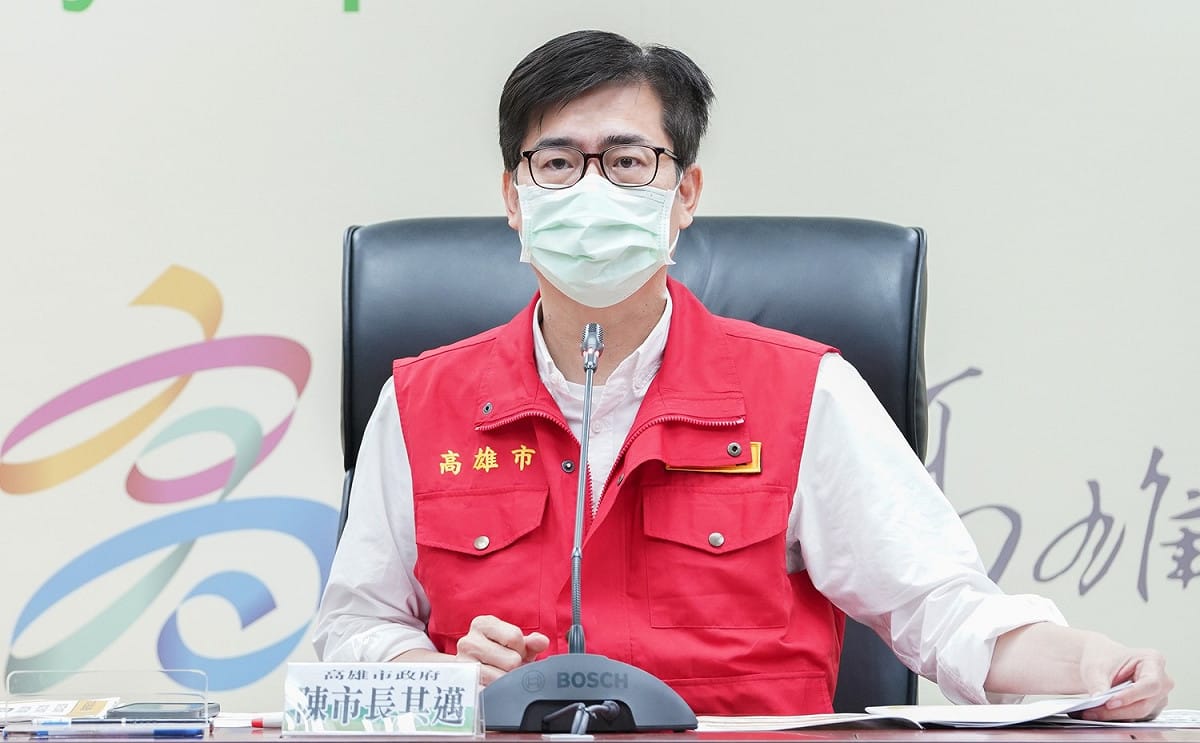 近來高雄疫情持續，高雄市長陳其邁呼籲民眾盡快接種第三劑疫苗。 圖：翻攝自陳其邁臉書。