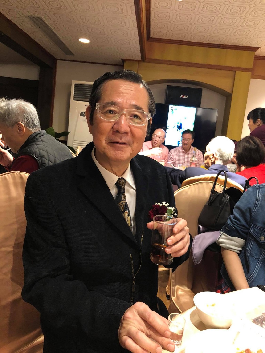 資深藝人巴戈驚傳今（16）天晚間因為胰臟癌在林口長庚醫院離世。 圖：翻攝向娃臉書