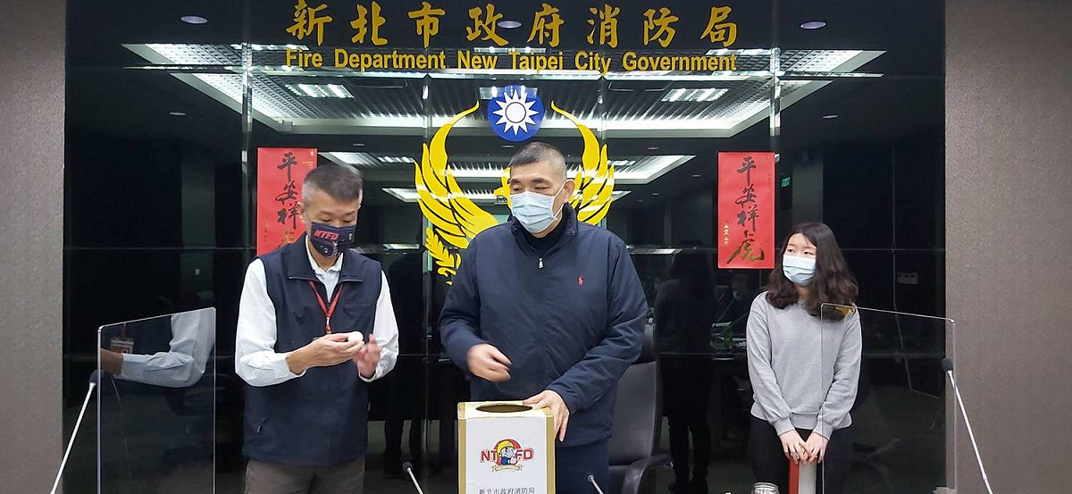 黃德清表示，為符合陽光法案精神，並促進申報義務人對財產申報法規之瞭解，消防局政風室每年皆積極辦理相關法令宣導及申報輔導，並提供定期申報義務人線上授權查詢財產資料服務。 圖：新北市消防局提供