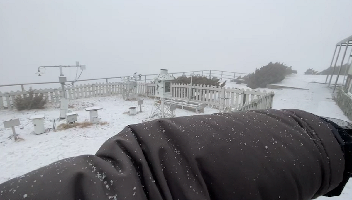 玉山降雪。 圖：氣象局提供