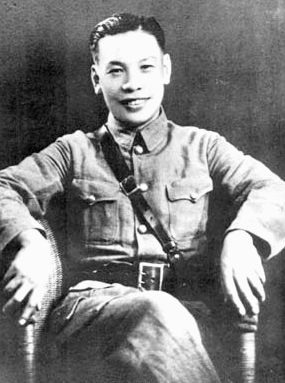 蔣經國在日記中寫下「決不讓反動派組成反對黨」、「政治上的陰謀分化偏激份⼦，應⼀律以共黨份⼦視之，必須從嚴處理」等，筆者認為，是蔣經國反民主、蔑視人權，縱容特務的具體表現，蔣經國就是「台灣白色恐怖的元凶」。 圖：維基公有領域（資料照）