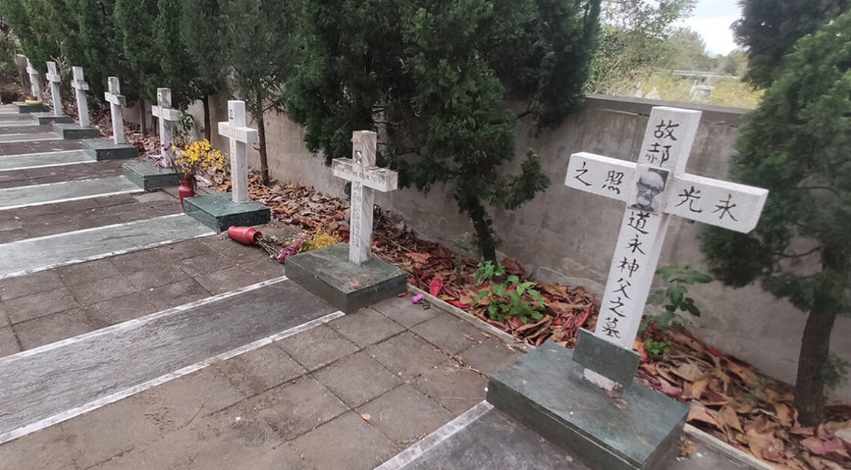 天主教白冷外方傳教會在台東奉獻一甲子，47位神父及修士有人因病或不願成為台灣的負擔回到瑞士，也有人選擇長眠於台東，包括瑞士籍魏主安等神父安葬在東海岸小馬教堂墓園。 圖/中央社
