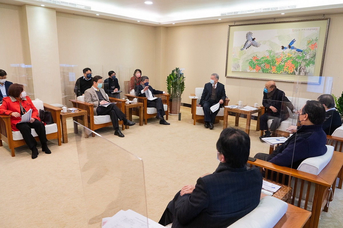 行政院長蘇貞昌今（21）日上午8時召開擴大防疫會議。 圖：行政院提供
