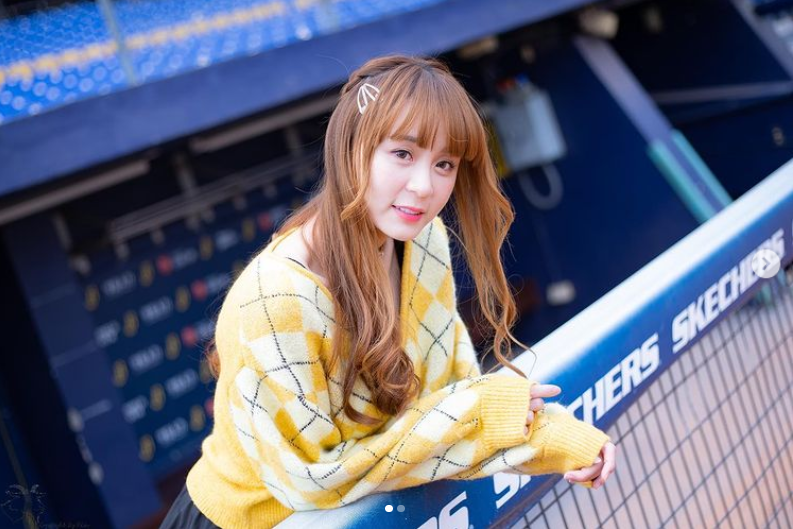 中信兄弟啦啦隊PS女孩「短今」擁有甜美外型。 圖：翻攝自IG/sammie_923