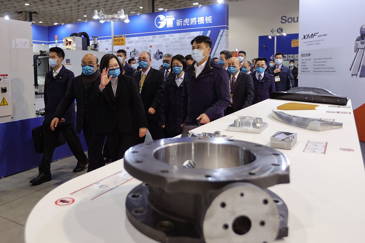 總統蔡英文21日上午出席「TIMTOS x TMTS 2022 工具機聯展 虛實整合Hybrid 開幕典禮」 圖：總統府提供