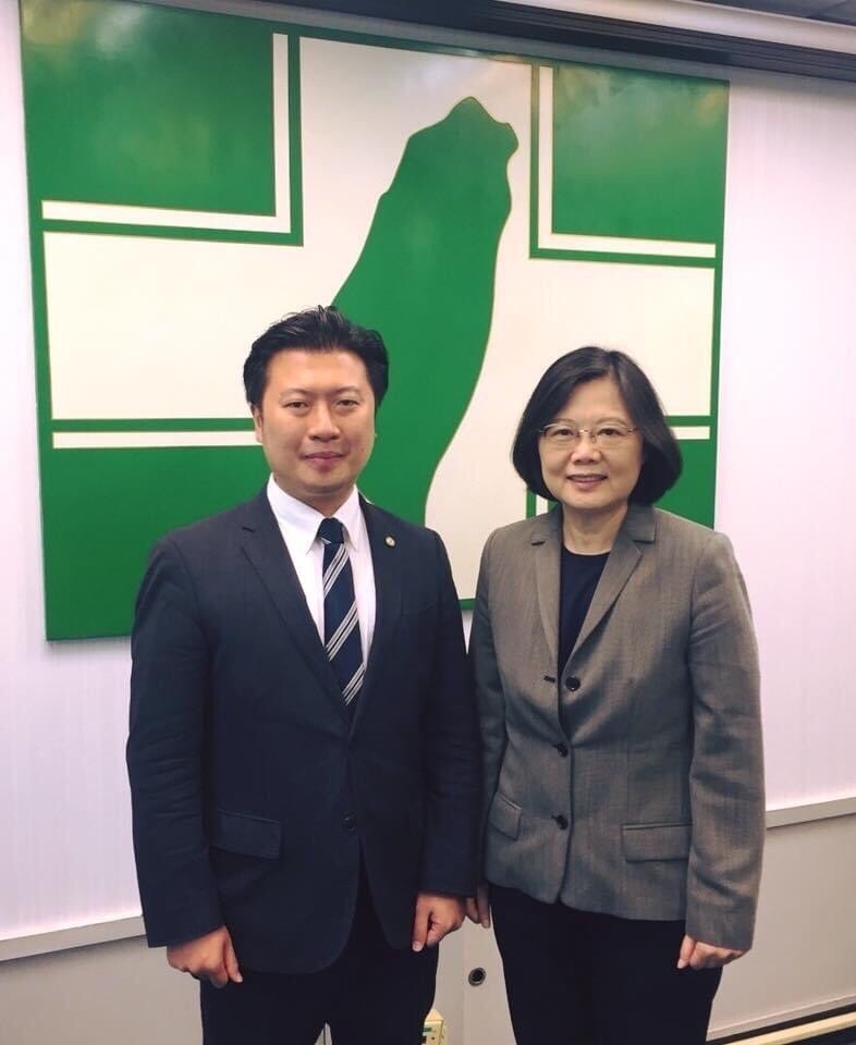 張志豪指出，始終感謝黨與蔡英文栽培。任期內從沒忘記自己肩上的責任，力拚建設，也先後擔任黨團書記長及幹事長職務，監督預算，為市民發聲，並為中央政府的各項政策全力發聲。 圖：張志豪辦公室提供（資料照）