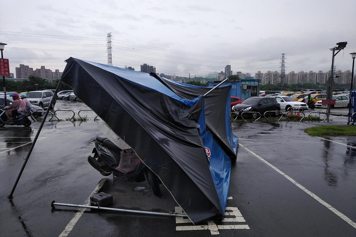 高灘處同仁戮力不懈將舊式帳篷加以改良下，研發出真正適合河岸地形氣候。 圖：新北市水利局提供