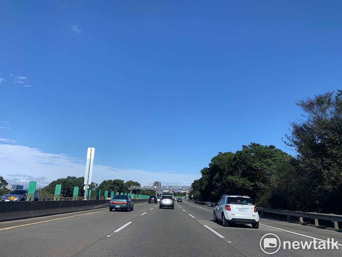 交通部高速公路局預估，228連假期間國道交通需求量為平日的1.5至2倍(資料照)。 圖：張家寧／攝