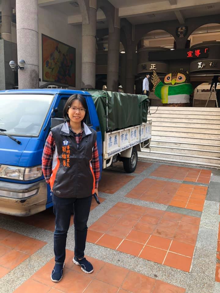 嘉義市西區導明里劉怡慧長相清秀，被譽為「美女里長」。 圖：取自劉怡慧臉書
