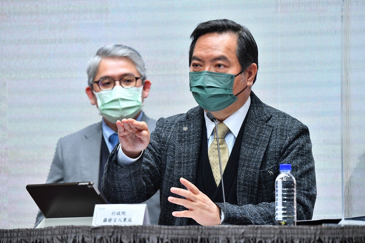 閣揆蘇貞昌請羅秉成政委（前）組專案小組，盤點各部會承接促轉業務的各項工作，將規劃設置「人權及轉型正義處」。 圖：行政院提供