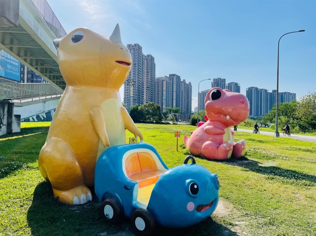 恐龍公仔-小三角龍。 圖：新北市水利局提供