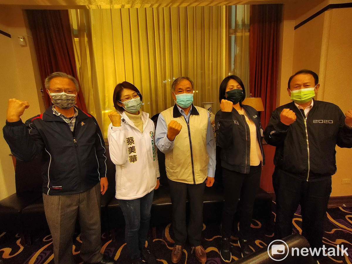 蔡美華獲得大屯區民主聯誼會多位大老公開站台支持。 唐復年/攝