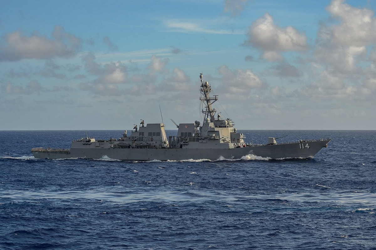 國防部今證實，一艘美國海軍驅逐艦航經台灣海峽。 圖：翻攝自USS Ralph Johnson - DDG 114臉書