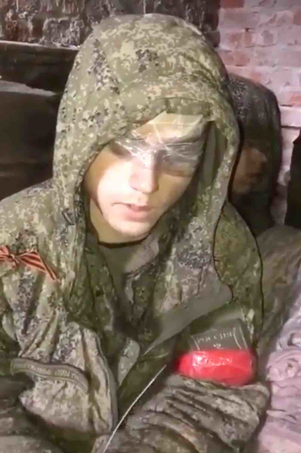 俄羅斯遭俘軍官，身份揭曉僅19歲。 圖：翻攝自推特