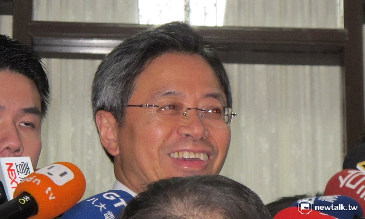 行政院長張善政11日就黃安向中國舉報國人舉國旗一事表達政院的立場。 圖：林朝億/攝