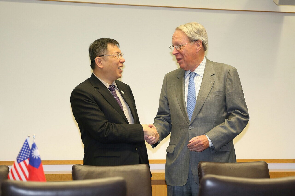 台北市長柯文哲與AIT主席薄瑞光在UCLA首次會晤。 圖：台北市政府提供
