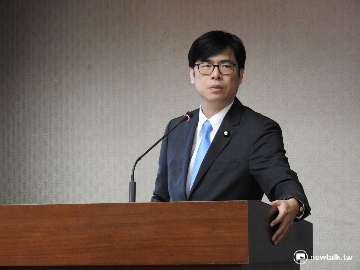 民進黨立委陳其邁21日在立院質詢時爆料，國民黨至今仍有283位「黨職併公職」領退休金，而救國團中則有50人，質疑為何內政部至今不知情？ 圖：新頭殼資料照片