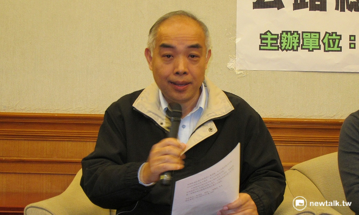 公路總局監理組副組長林義勝23日表示，他們是22日才知道誤寄15萬份罰單。 圖：林朝億/攝