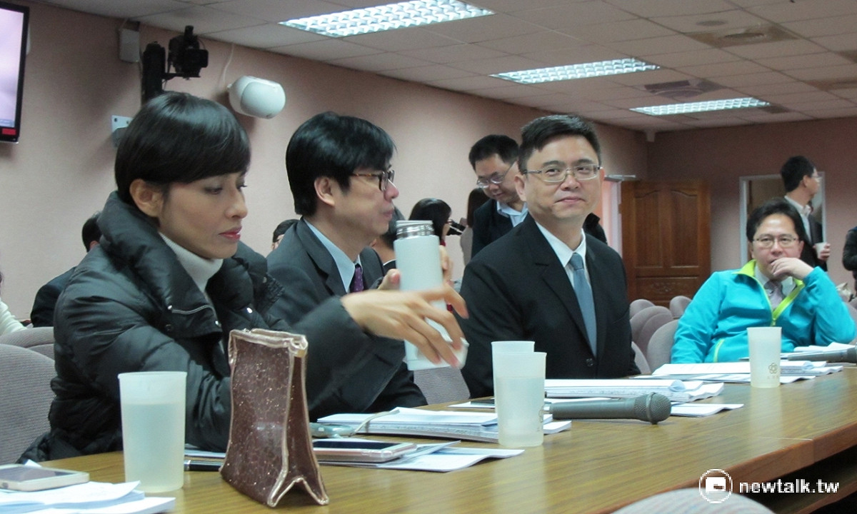 高雄市選區的立委25日出席陳菊市長邀請的會議。 圖：林朝億/攝