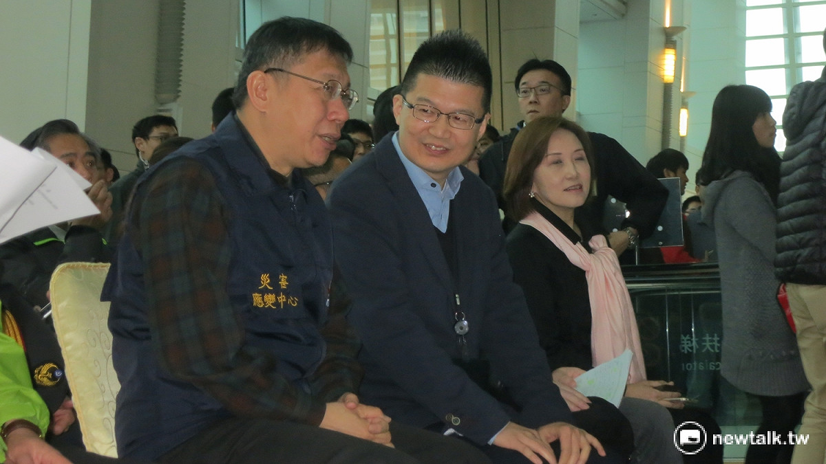 對於自己24日稱要逮捕反對交改計畫人士一事，台北市長柯文哲25日受訪時表示，不可能逮捕任何人，還要媒體不要亂下標題。 圖：呂佳峻/攝