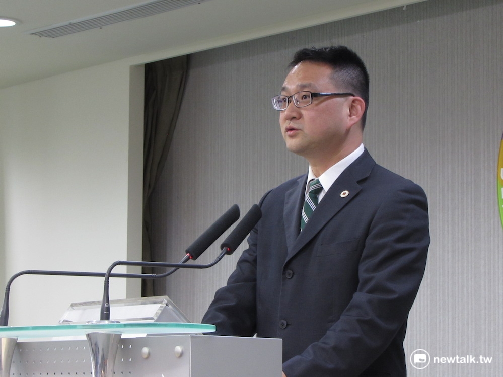 民進黨發言人阮昭雄25日表示，目前還在安排行程，沒有做最後確認。 圖：邱珮文/攝