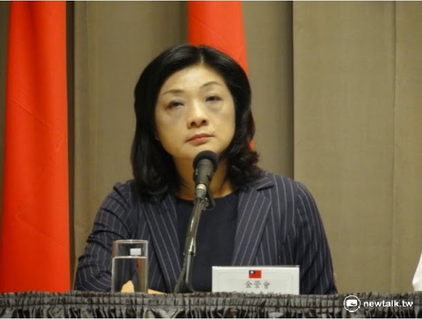 金管會主委王儷玲28日赴立法院備詢，預估衍生性金融商品「人民幣TRF」累計損失約高達600億元。 圖：新頭殼資料照片
