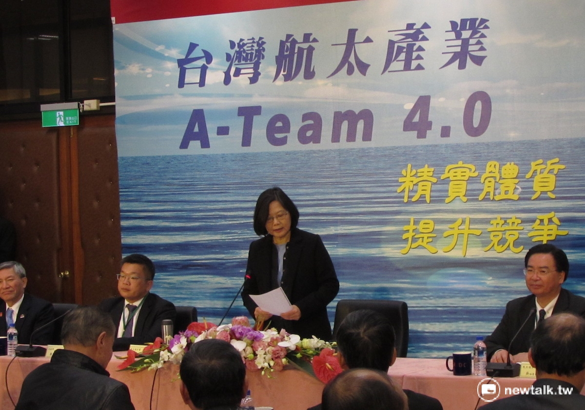 民進黨總統當選人蔡英文28日在台中與航太業、相關電子、化學及精密機械產業業者舉行座談會。 圖：邱珮文/攝
