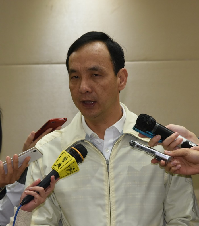 內湖女童遭隨機的砍殺案，也讓死刑的存廢議題再度受到關注；對此，新北市長朱立倫29日受訪時強調，「台灣還沒有這個條件談廢死」。 圖：陳冠廷/攝