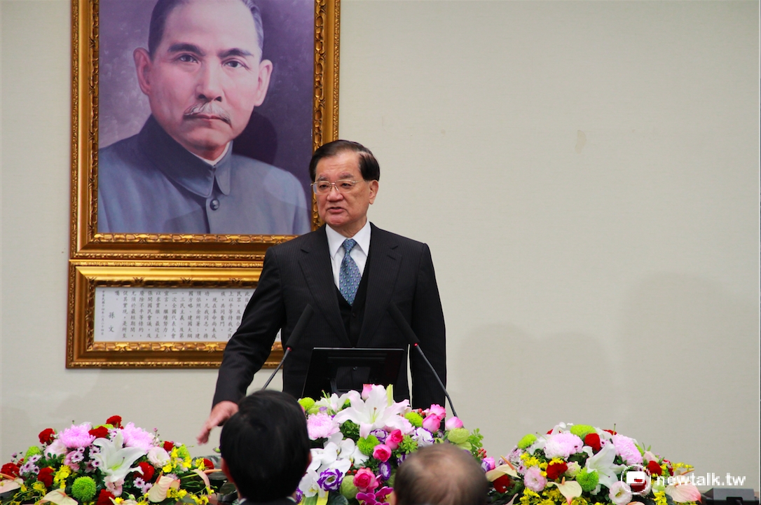 國民黨榮譽主席連戰30日出席國民黨黨主席就職典禮表示，「重新執政」是當前國民黨最重要的目標。 圖：鄭佑漢/攝