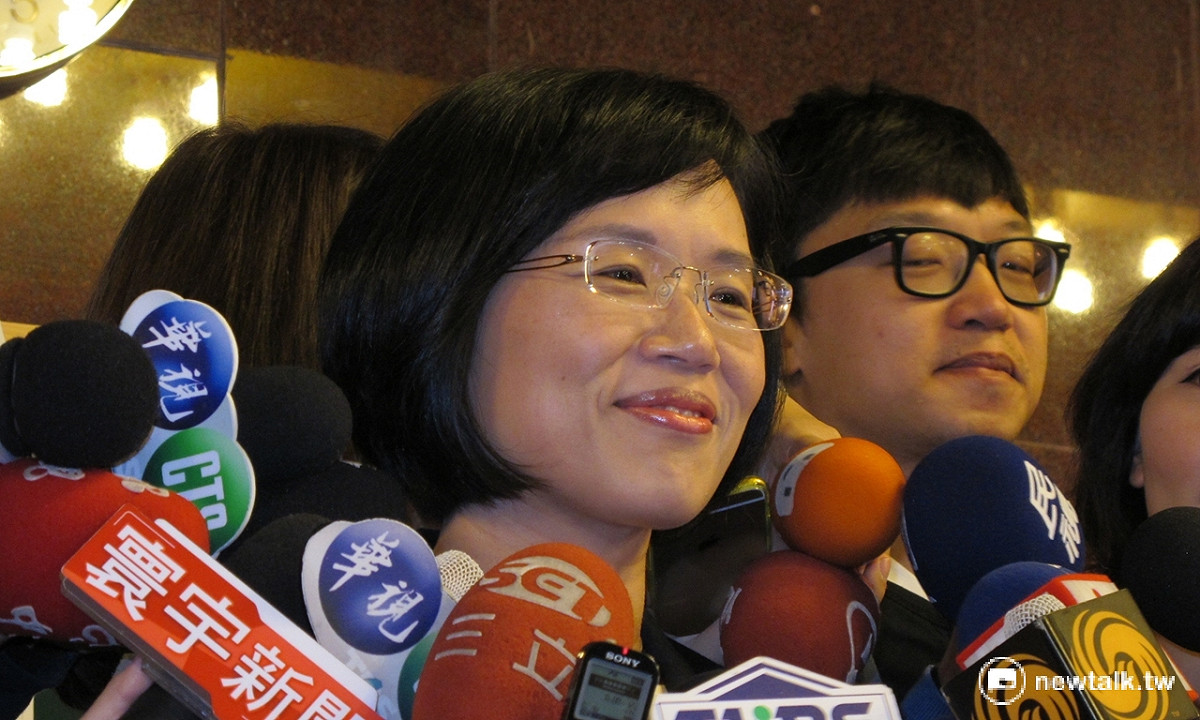 民進黨立委蘇巧慧（前）31日表示，希望翁啟惠趕快回國說明浩鼎疑雲。 圖：林朝億/攝