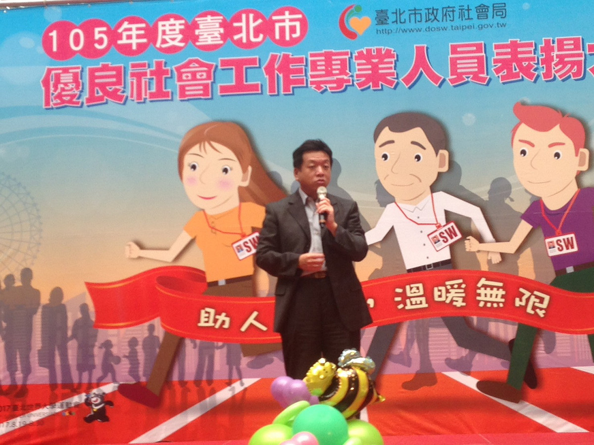 北市社會局長許立民31日表示，未來面對鄰里內疑似精神病患者，或可藉遊民經驗處理。 圖：台北市政府提供
