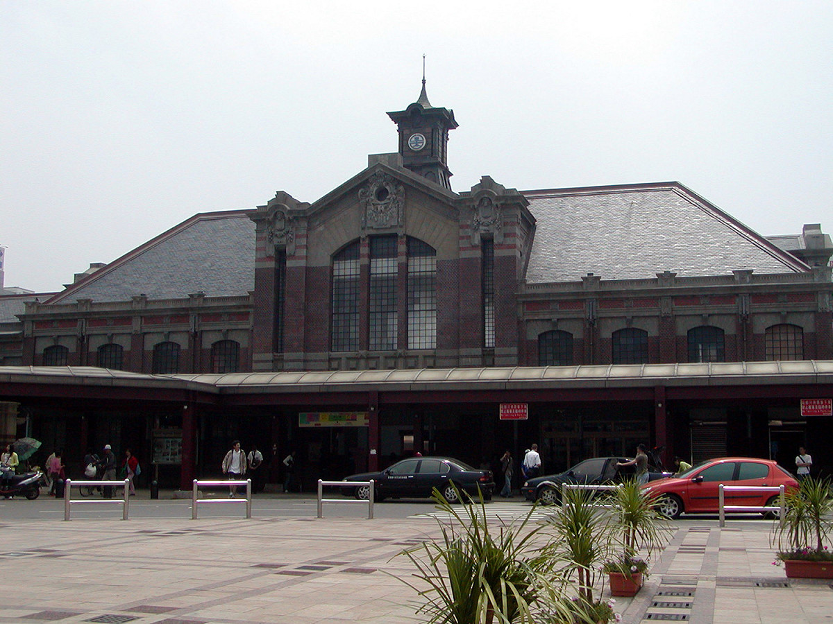 為解決台中火車站周邊機車違停亂象，台中市府交通局3日宣布，4月6日起實施機車停車差別費率措施。 圖：中央社資料照片