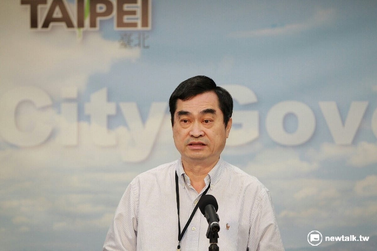 對於週刊報導藍綠要聯手反制台北市長柯文哲，對此，北市副市長鄧家基8日表示，市府與綠營的關係沒有問題。 圖：新頭殼資料照片