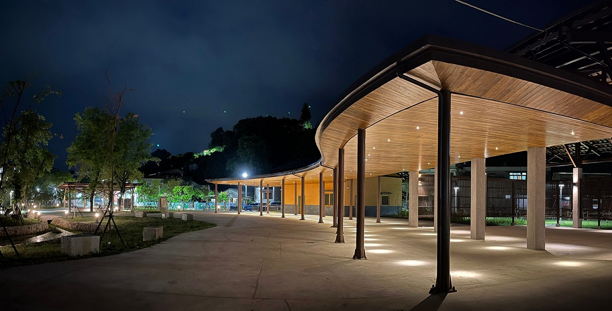 日式木造迴廊夜景。 圖：新北市城鄉局提供