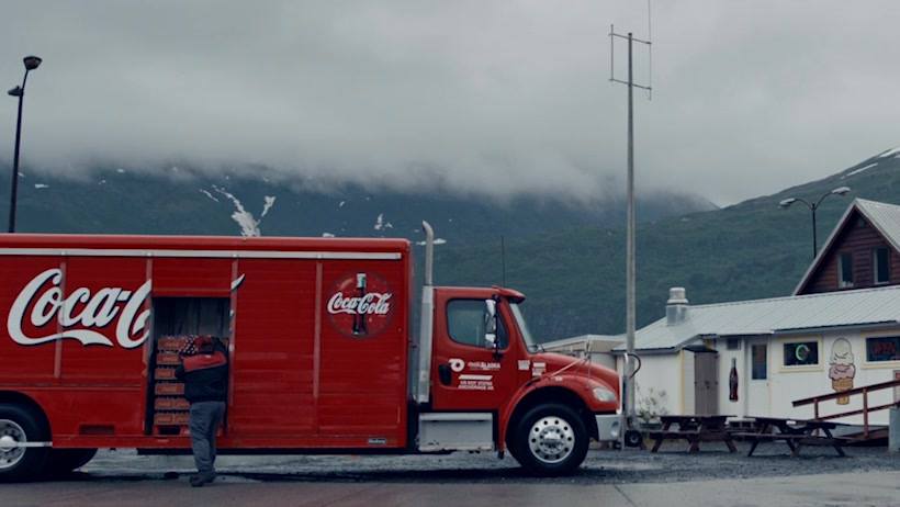 跨國飲品企業龍頭可口可樂（Coca-Cola）未參與抵制俄羅斯，引發烏克蘭連鎖超市反彈，群起下架。 圖：取自The Coca-Cola Company臉書（資料照）