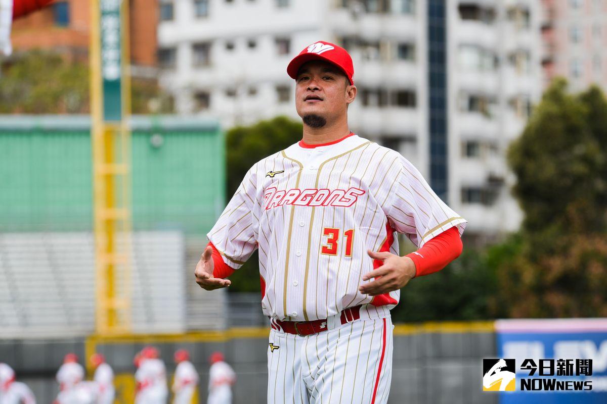 味全龍春訓典禮，林智勝加盟味全龍。 圖／記者陳明安攝