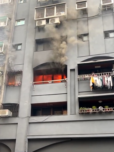 燒死6人的興中街住宅，內部違規隔為41間套房。 台中市消防局/提供
