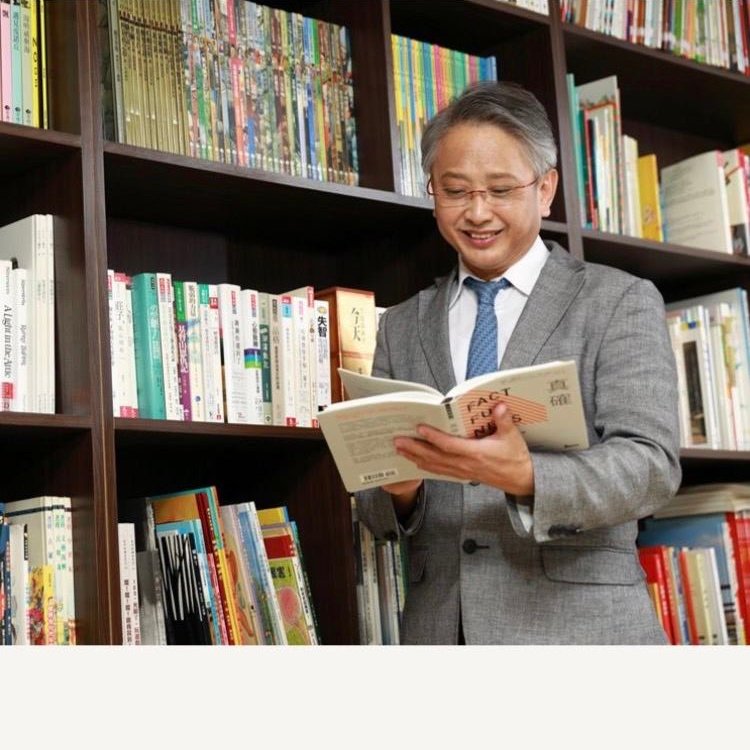 台北醫學大學附設醫院一般外科專任主治醫師 杜世興。 圖：翻攝自認識乳癌 Dr. 杜世興 臉書專頁
